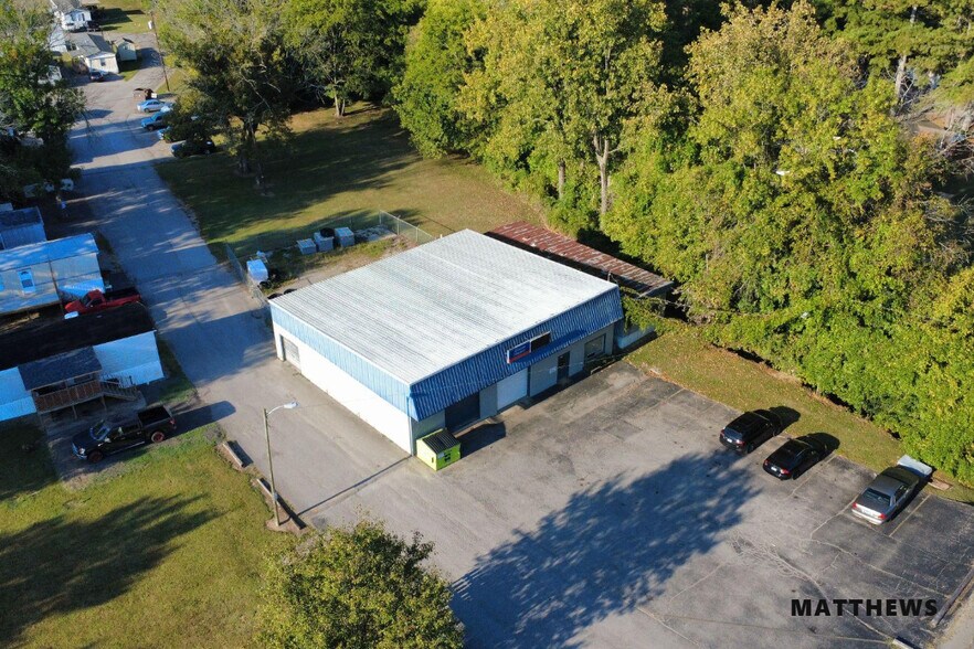 1143 Hunters Ln, Nashville, TN à louer - Photo de l’immeuble – Image 1 sur 3