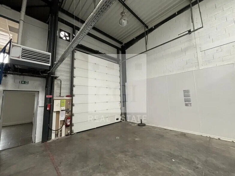 Local d’activités dans Mions à louer - Photo intérieure – Image 2 sur 8