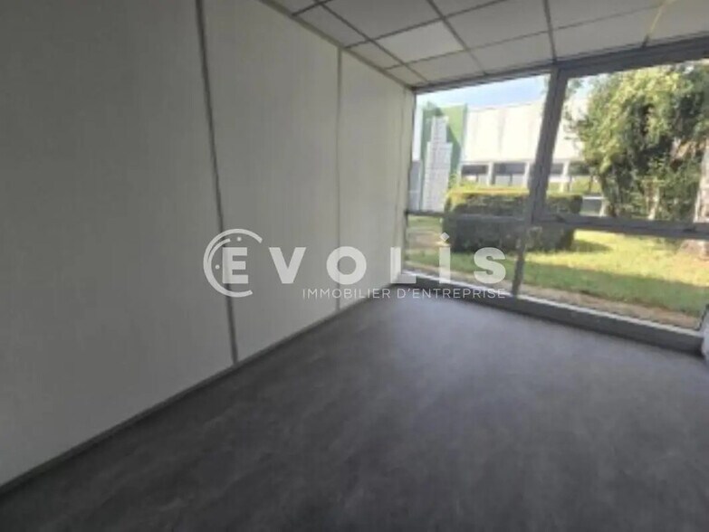 Bureau dans Villebon-sur-Yvette à louer - Photo de l’immeuble – Image 3 sur 14