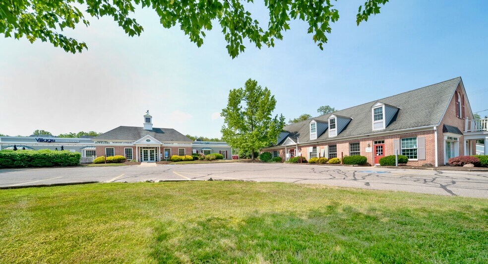512 E Washington St, Chagrin Falls, OH à louer - Photo principale – Image 1 sur 12