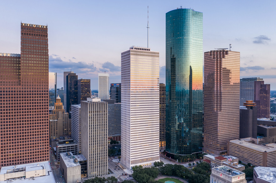 910 Louisiana St, Houston, TX à louer - Photo de l’immeuble – Image 1 sur 6