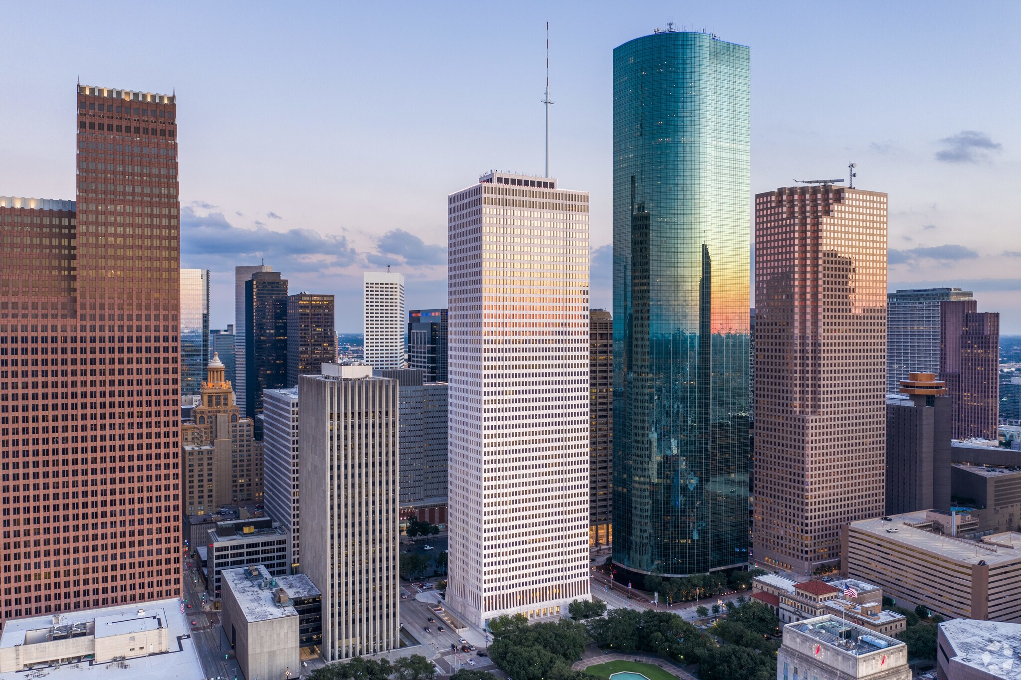 910 Louisiana St, Houston, TX à louer Photo principale– Image 1 sur 12