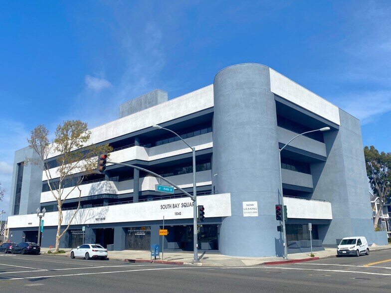 15342 Hawthorne Blvd, Lawndale, CA à louer - Photo principale – Image 1 sur 18