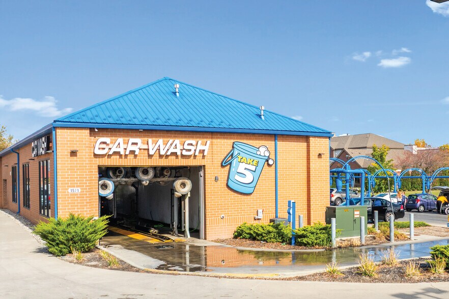 1521 E Alexis Rd, Toledo, OH à vendre - Photo de l’immeuble – Image 1 sur 6