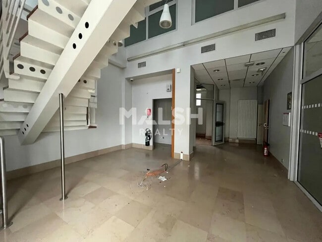 Plus de détails pour Local commercial à louer