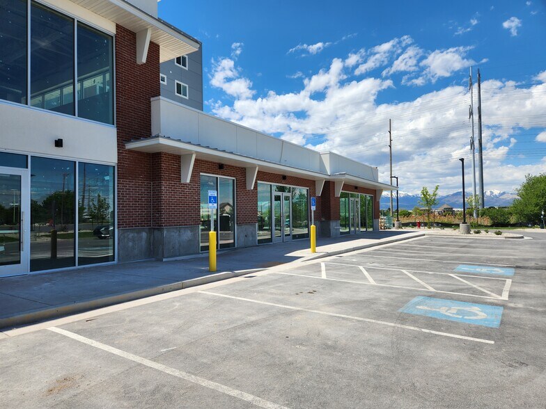 12358 S Pony Express Rd, Draper, UT à louer - Photo de l’immeuble – Image 3 sur 4