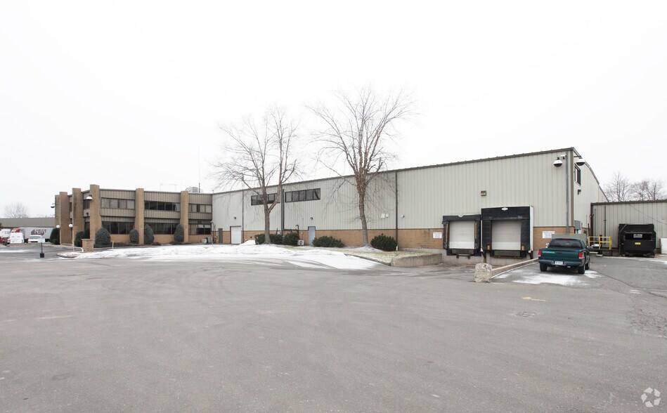 6 Industrial Rd, Windsor Locks, CT à louer - Photo de l’immeuble – Image 1 sur 9