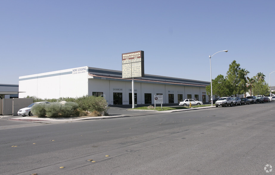 3535 W Harmon Ave, Las Vegas, NV à louer - Photo de l’immeuble – Image 2 sur 12