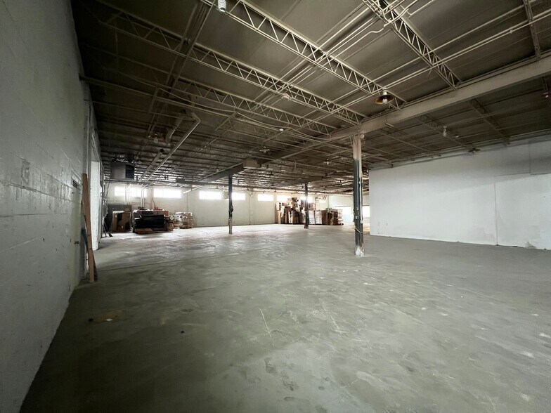 119 Bond St, Elk Grove Village, IL à louer - Photo de l’immeuble – Image 3 sur 13