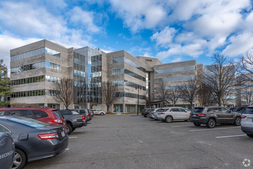 1325 Franklin Ave, Garden City, NY à louer - Photo de l’immeuble – Image 3 sur 5