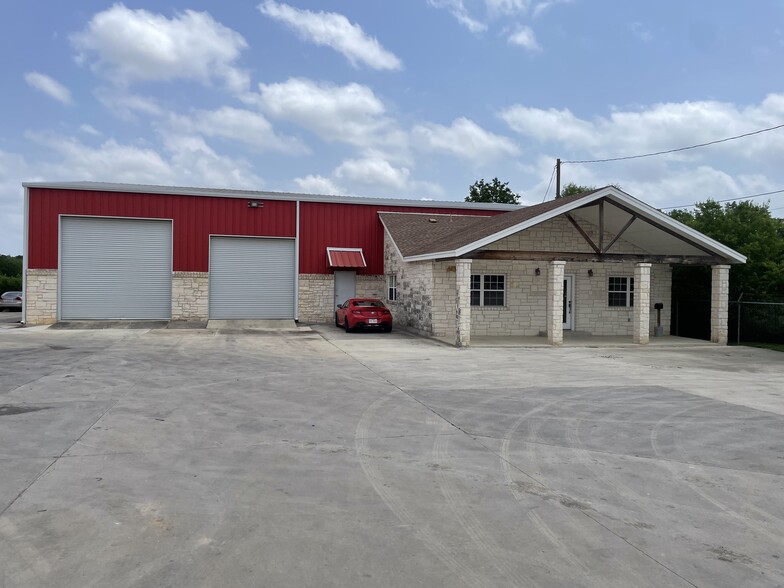 4568 Dacy Ln, Buda, TX à vendre - Photo principale – Image 1 sur 1