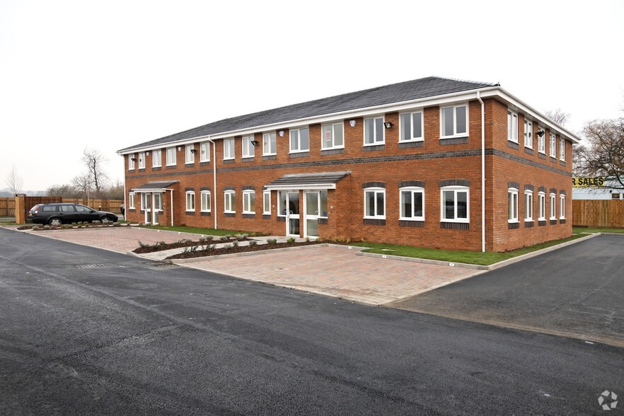 Wellesbourne Rd, Warwick à louer - Photo de l’immeuble – Image 3 sur 7