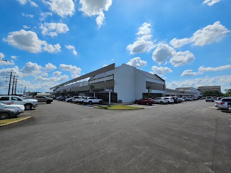 8800-8856 Broadway St, San Antonio, TX à louer - Photo de l’immeuble – Image 3 sur 4