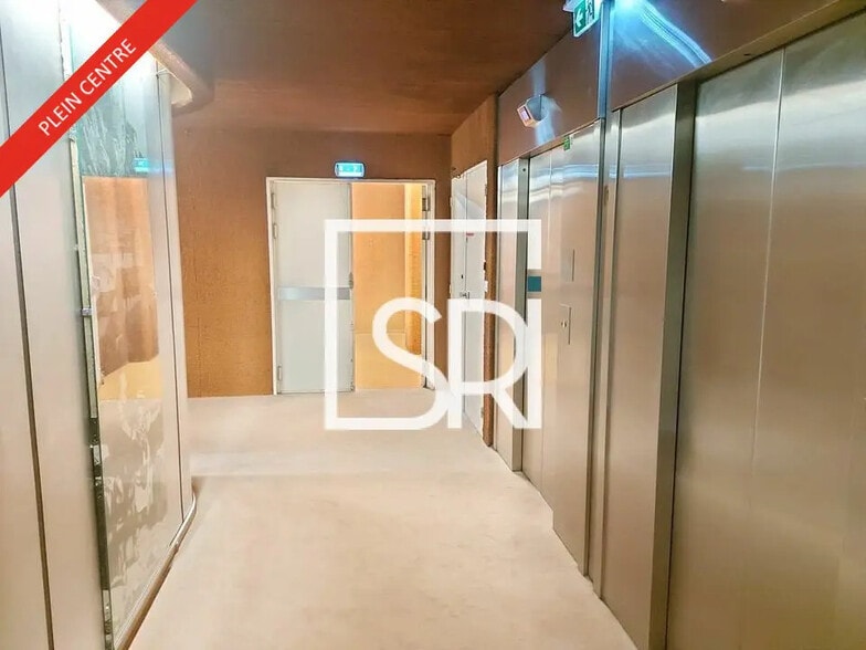 Bureau dans Clermont-Ferrand à louer - Photo de l’immeuble – Image 2 sur 12