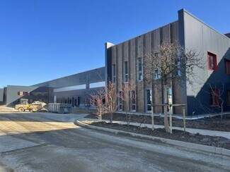 Plus de détails pour 1 Les Grands Champs, Le Thillay - Bureau, Industriel/Logistique à louer