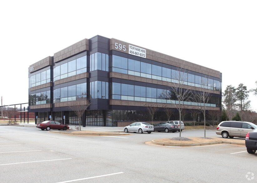 595 Hurricane Shoals Rd, Lawrenceville, GA à louer - Photo de l’immeuble – Image 2 sur 6