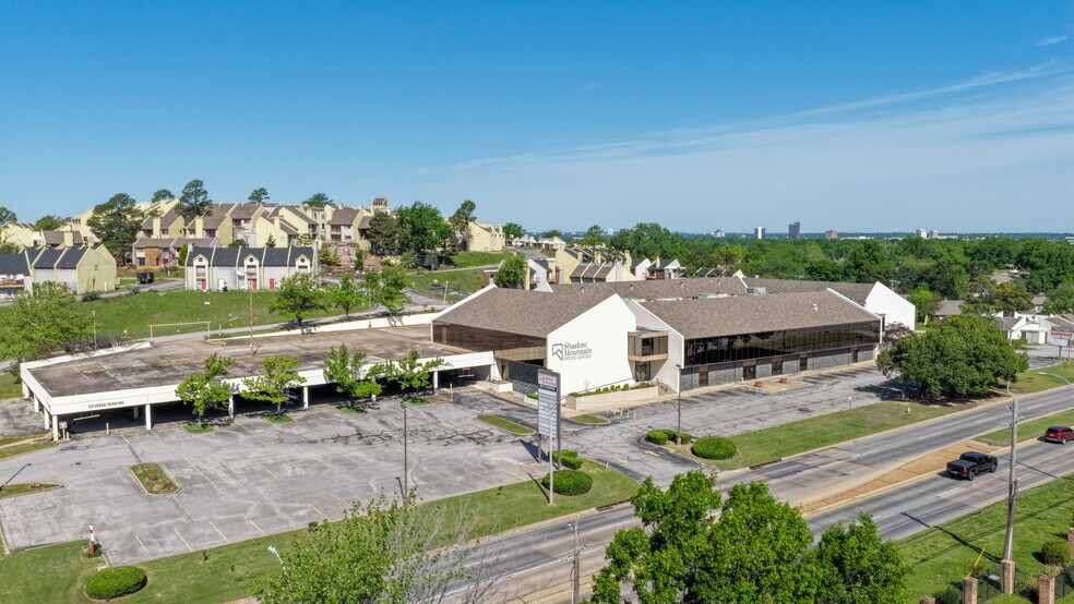 5840 S Memorial Dr, Tulsa, OK à vendre - Photo principale – Image 1 sur 20
