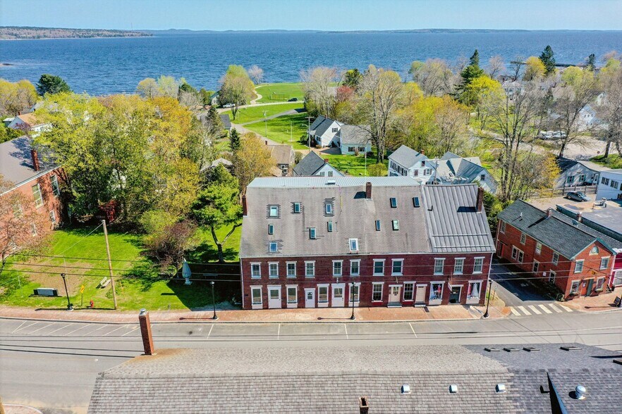 37-39 E Main St, Searsport, ME à vendre - Photo de l’immeuble – Image 1 sur 46