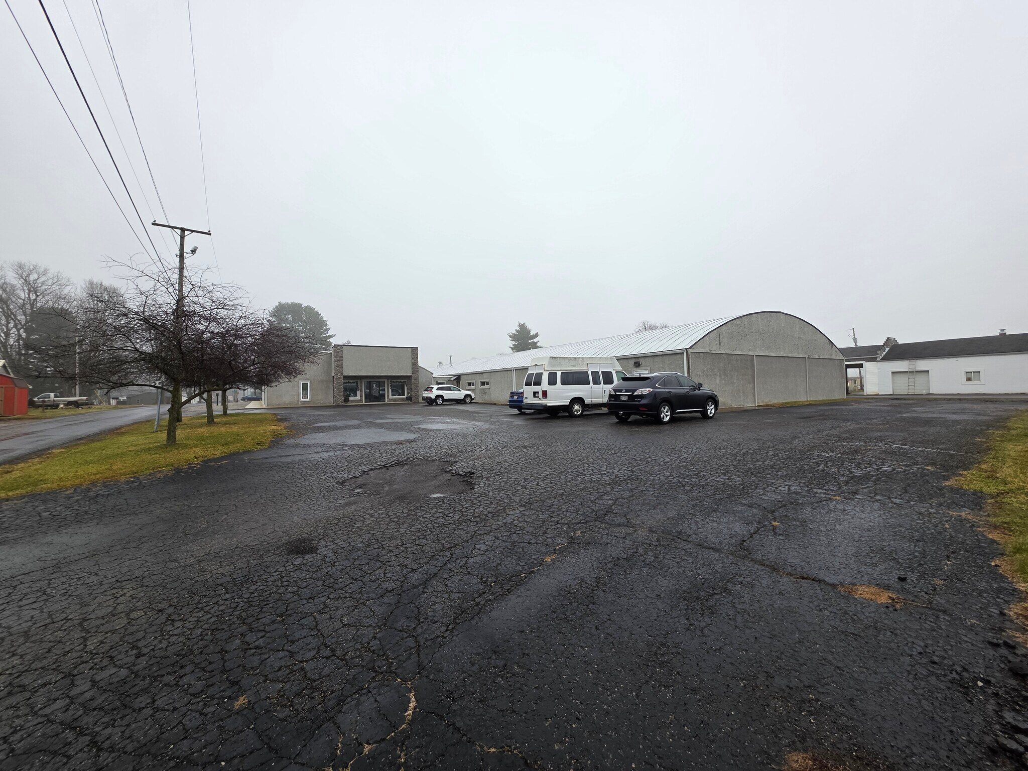 806 Harcourt Rd, Mount Vernon, OH à louer Photo de l’immeuble– Image 1 sur 8