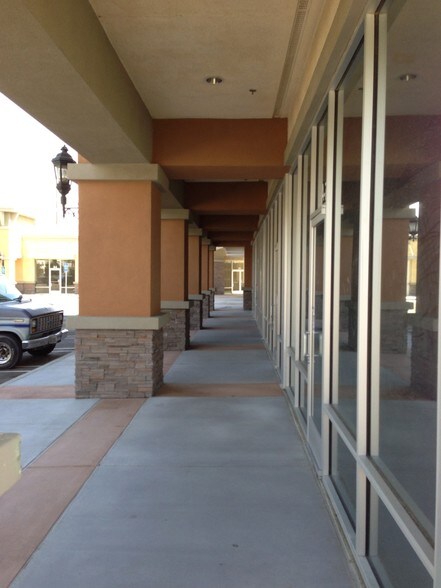 43990 Golf Center Pky, Indio, CA à louer - Photo de l’immeuble – Image 3 sur 6
