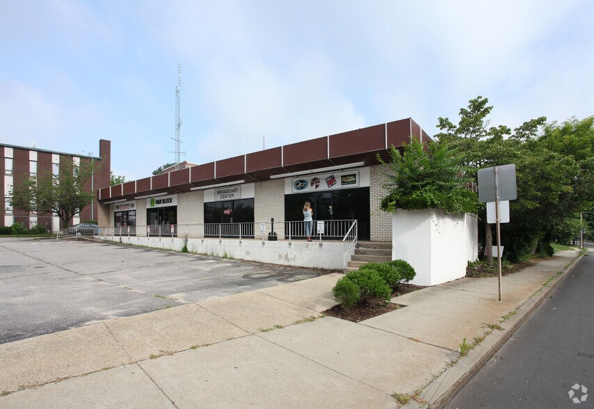 7 Governor Winthrop Blvd, New London, CT à louer - Photo principale – Image 1 sur 6
