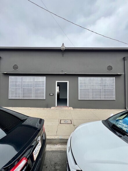 3221 Union Pacific Ave, Los Angeles, CA à louer - Photo principale – Image 1 sur 12