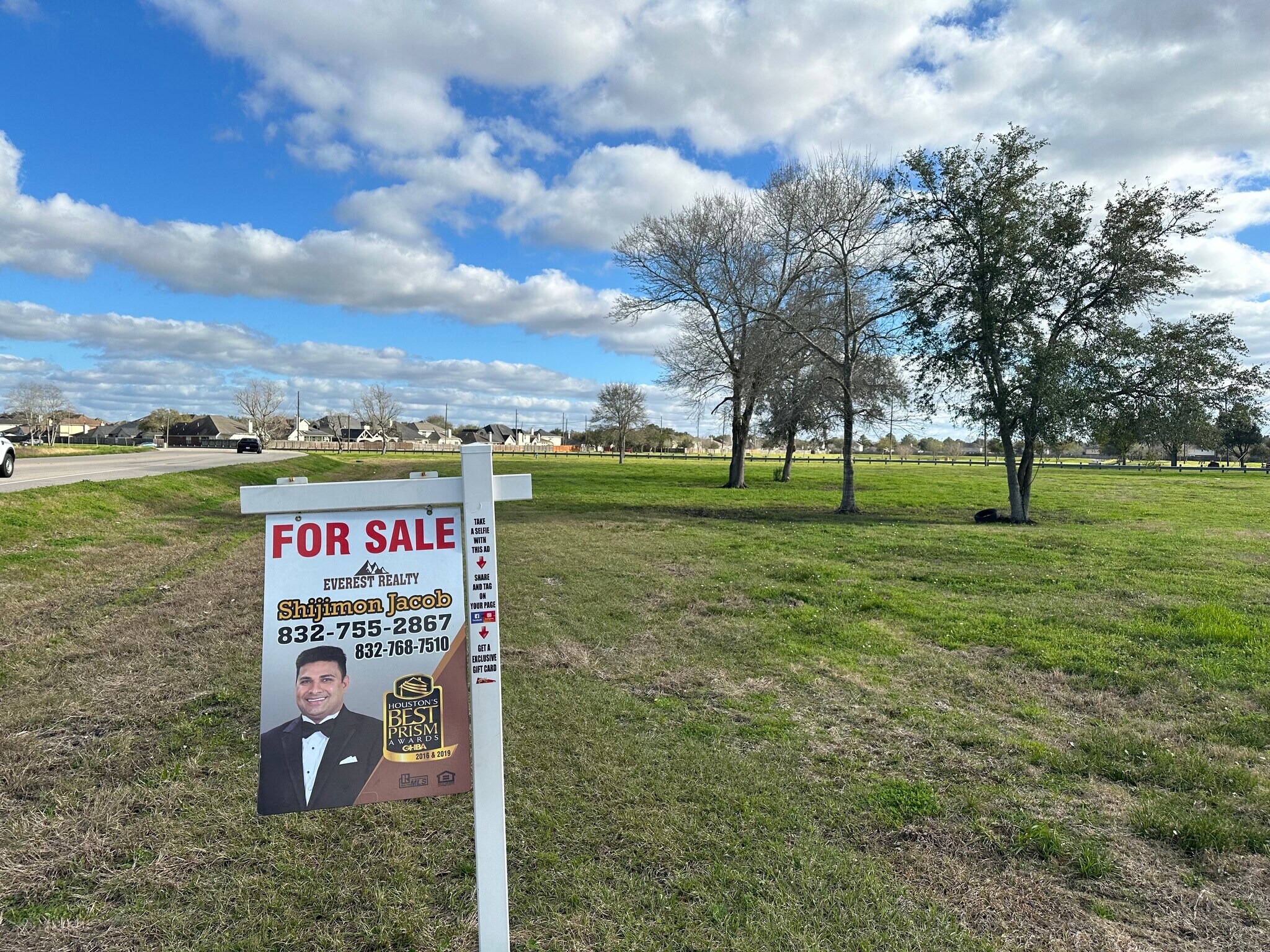 2505 Sycamore Rd, Fresno, TX à vendre Photo de l’immeuble– Image 1 sur 6