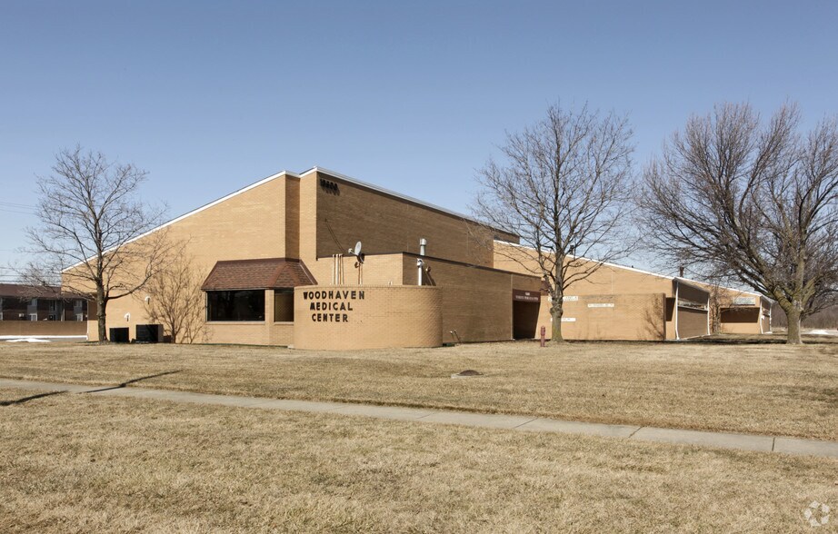 18600 Van Horn Rd, Woodhaven, MI à louer - Photo de l’immeuble – Image 2 sur 3