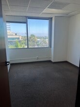 15300 Ventura Blvd, Sherman Oaks, CA à louer Photo intérieure– Image 2 sur 5