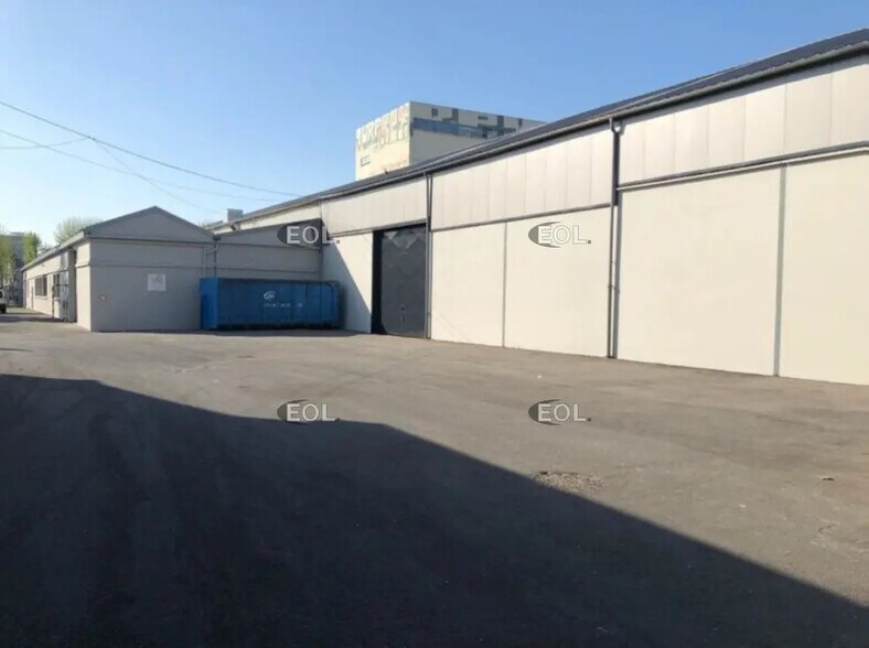 Local d’activités dans L'ILE-SAINT-DENIS à louer - Photo de l’immeuble – Image 1 sur 5