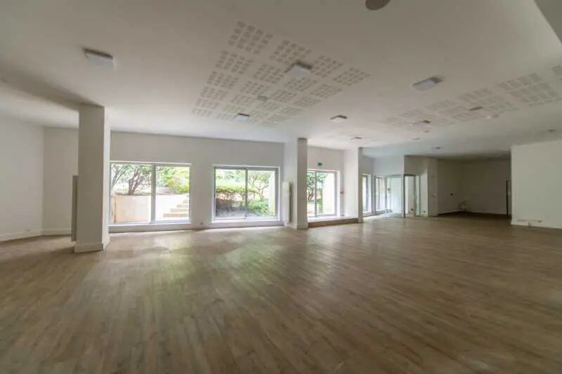 17-19 Rue De Chaillot, Paris à louer - Photo de l’immeuble – Image 3 sur 13