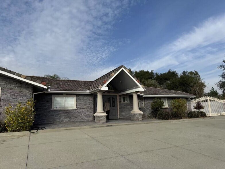 9244 19th St, Rancho Cucamonga, CA à louer - Photo de l’immeuble – Image 3 sur 8
