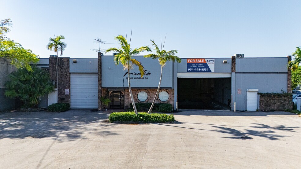 7480 NW 52nd St, Miami, FL à vendre - Photo de l’immeuble – Image 3 sur 18