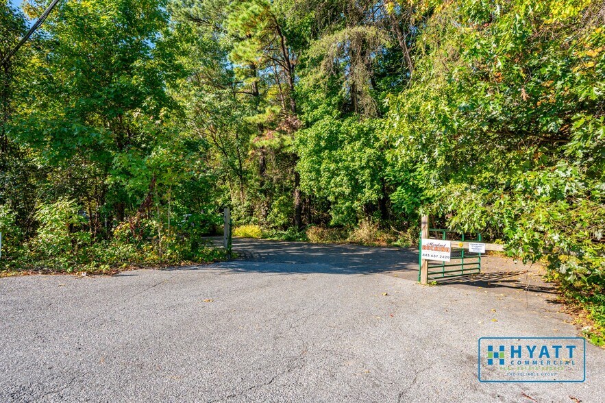 2421 Peppermill Dr, Glen Burnie, MD à vendre - Photo de l’immeuble – Image 3 sur 9