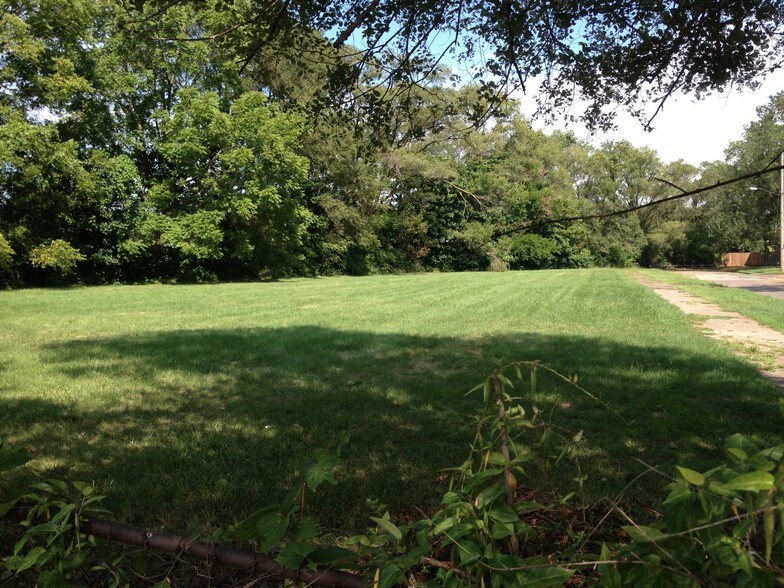 1710 Mentor Ave, Cleveland, OH à vendre - Photo de l’immeuble – Image 2 sur 2