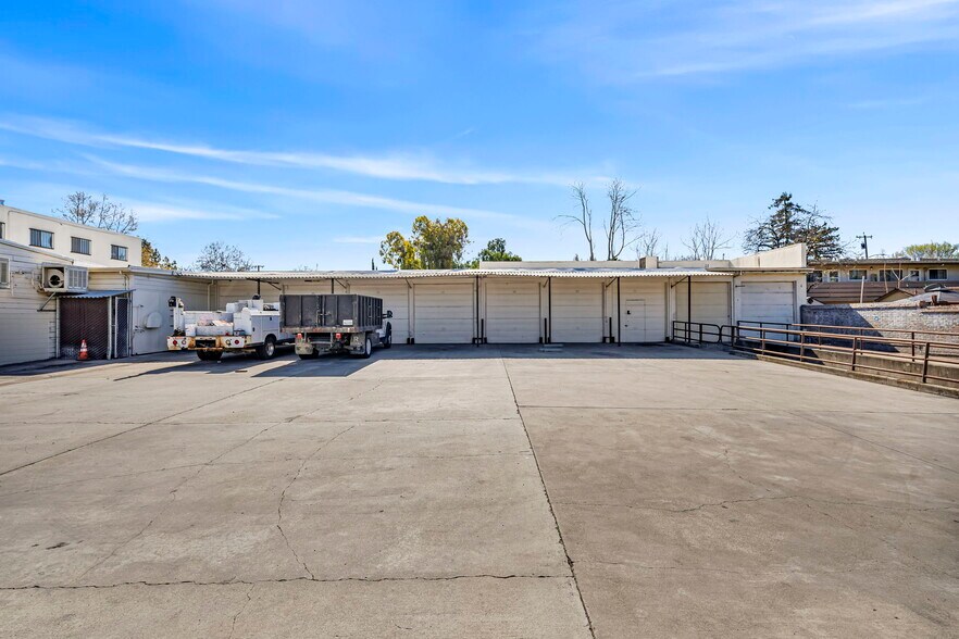 655 S Almaden Ave, San Jose, CA à vendre - Photo de l’immeuble – Image 3 sur 15