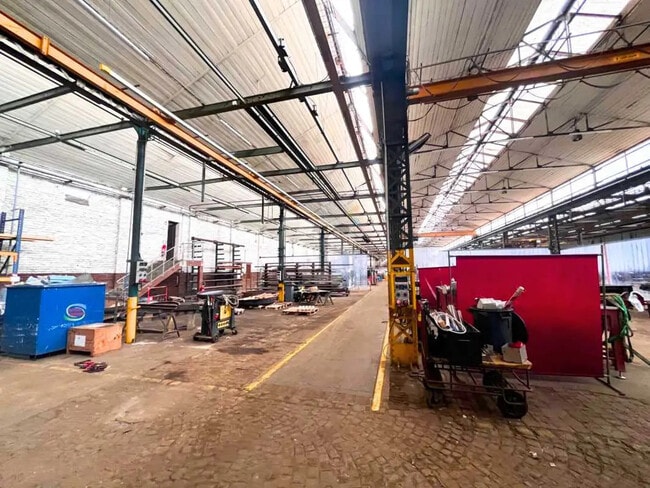 Plus de détails pour Local d’activités à vendre