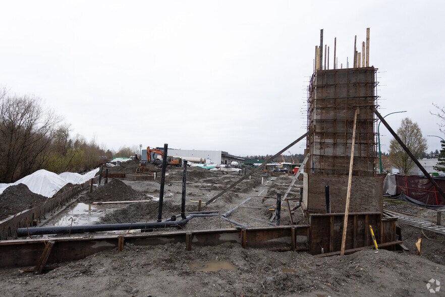 7301 Market Crossing, Burnaby, Bc, Burnaby, BC à louer - Photo de l’immeuble – Image 2 sur 2