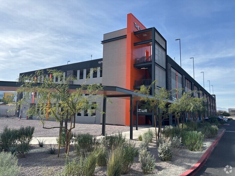 1575 E Cactus Ave, Henderson, NV à vendre - Photo de l’immeuble – Image 3 sur 3