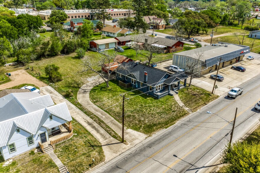 404 W Main St, Bellville, TX à vendre - Photo de l’immeuble – Image 3 sur 32