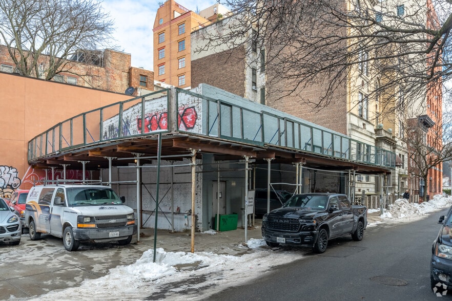 685 Washington st, New York, NY à vendre - Photo de l’immeuble – Image 3 sur 11