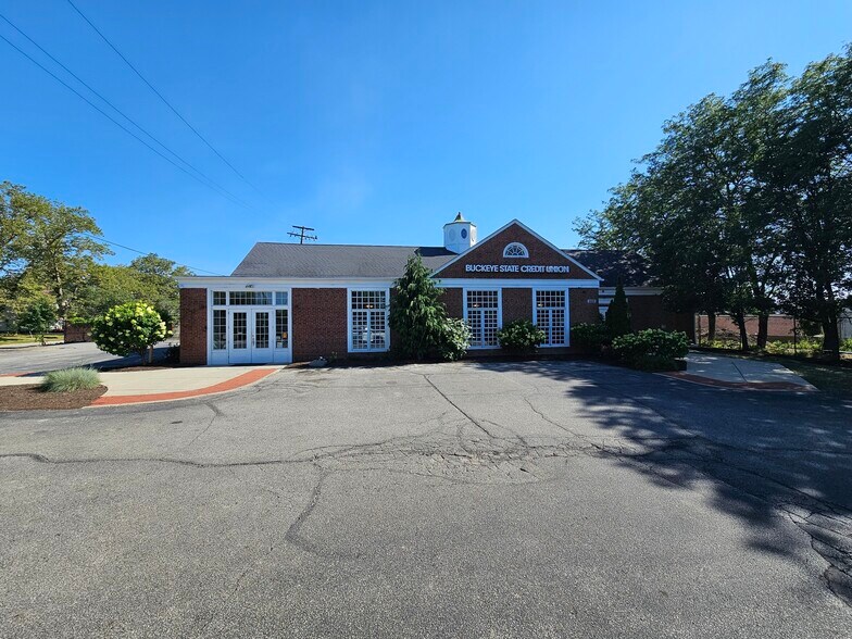 15808 Chagrin Blvd, Shaker Heights, OH à vendre - Photo de l’immeuble – Image 2 sur 5