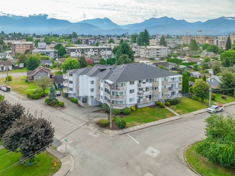 45766 Av Henderson, Chilliwack, BC à vendre - Photo principale – Image 1 sur 3