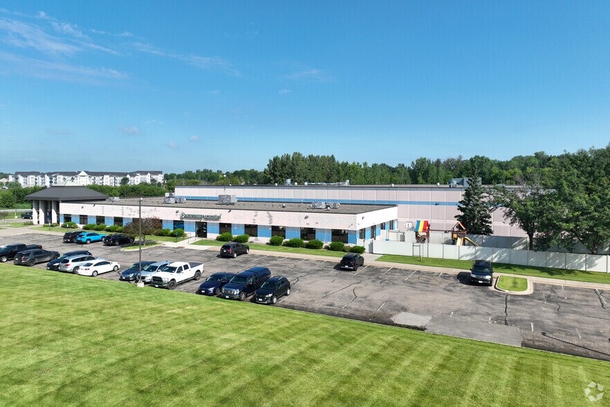 12070 43rd St NE, Saint Michael, MN à louer - Photo de l’immeuble – Image 2 sur 3