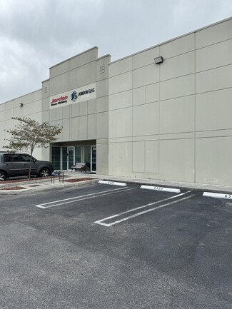Plus de détails pour 6300-6330 NW 99th Ave, Doral, FL - Industriel/Logistique à louer