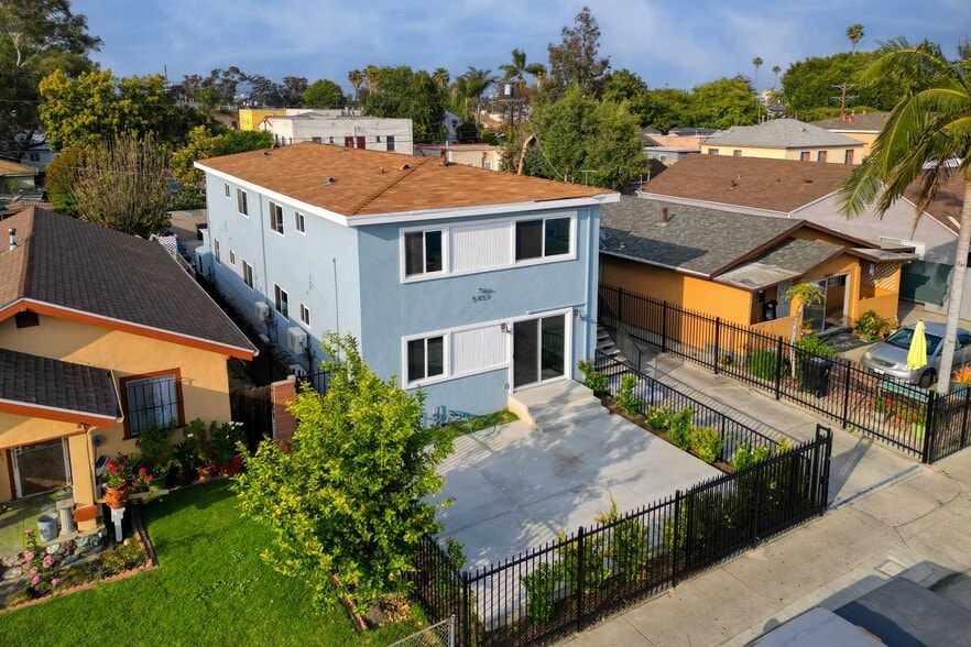 5459 Carlin St, Los Angeles, CA à vendre - Photo de l’immeuble – Image 1 sur 23
