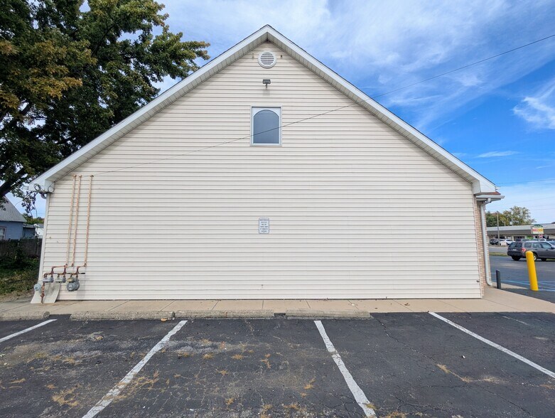 302-306 S Baldwin Ave, Marion, IN à louer - Photo de l’immeuble – Image 3 sur 8