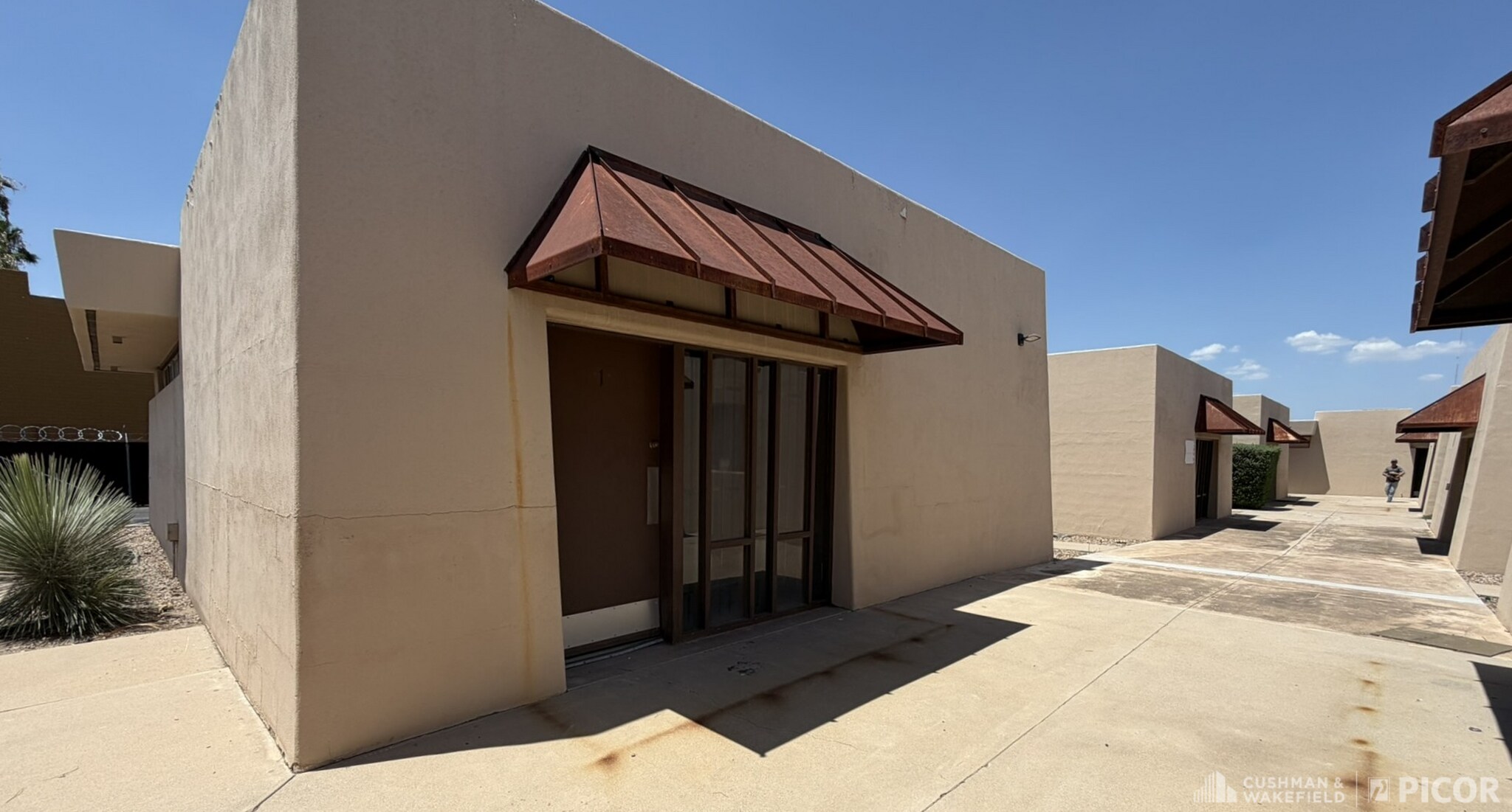 540 W Prince Rd, Tucson, AZ à louer Photo de l’immeuble– Image 1 sur 6