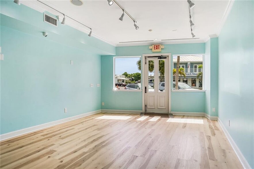 3309-3315 Ocean Drive, Vero Beach, FL à vendre - Hall d’entrée – Image 2 sur 35