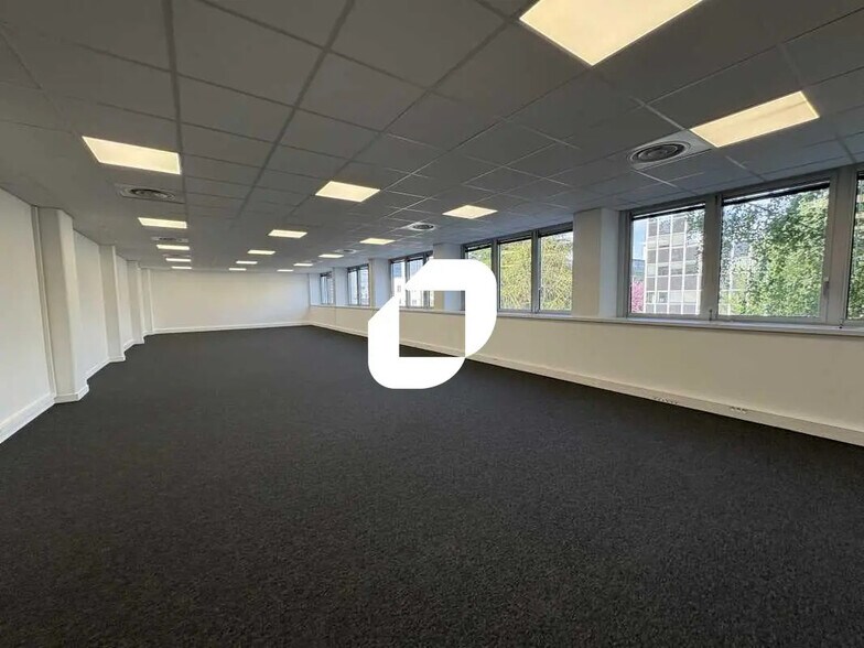 Bureau dans Vélizy-Villacoublay à louer - Photo de l’immeuble – Image 2 sur 15